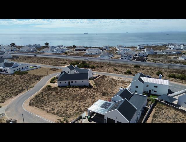 472M² VACANT LAND FOR SALE IN DA GAMA BAY